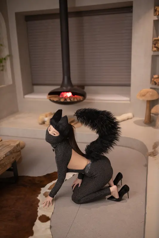 0078 秀人名模鱼子酱Fish小红帽与大灰狼写真 - 秀人网私购